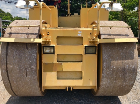 รถบดสามล้อเหล็ก KAWASAKI K12 FROM JAPAN สนใจติดต่อ 063-9316985 ID LINE : 0639316985 ครับ