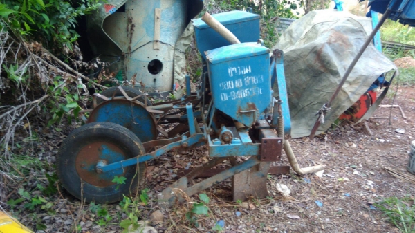 ขายเครื่องหยอดข้าวโพด