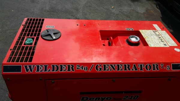 ตู้เชื่อมพร้อมปั่นไฟได้ เก่าญี่ปุ่น สภาพใหม่มาก ตู้เชื่อมพร้อมปั่นไฟได้ เก่าญี่ปุ่น สภาพใหม่มาก