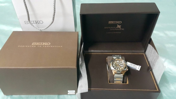 นาฬิกา Seiko รุ่น Samurai ของใหม่ยังไม่ผ่านการใช้งานมาก่อน