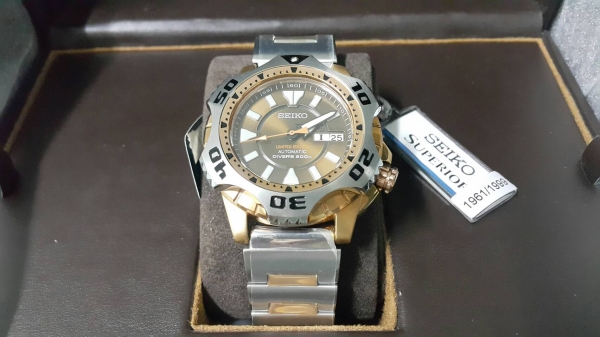 นาฬิกา Seiko รุ่น Samurai ของใหม่ยังไม่ผ่านการใช้งานมาก่อน