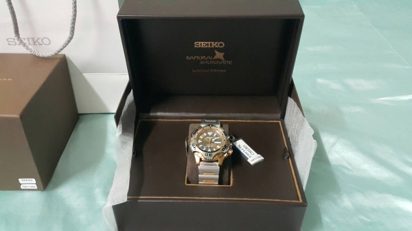 นาฬิกา Seiko รุ่น Samurai ของใหม่ยังไม่ผ่านการใช้งานมาก่อน