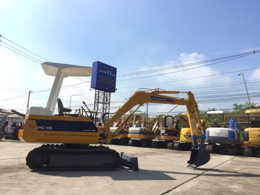 รถขุด Komatsu PC15-2 มือสอง นำเข้าจากญี่ปุ่น ทำสีใหม่ พร้อมใช้งาน