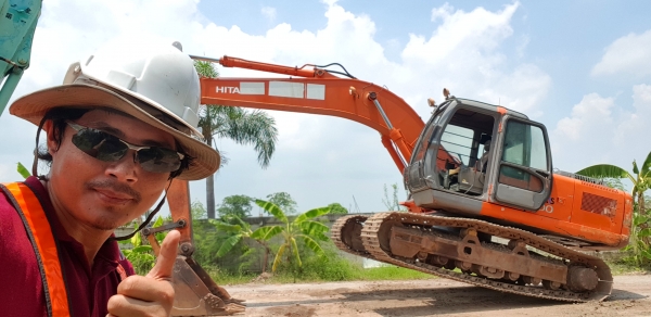 ขายรถแบคโฮ HITACHI ZX200-1 สภาพดี พร้อมใช้งาน ระบบการทำงานดีมาก แอร์เย็น เอกสารเล่มทะเบียน ขายรถแบคโฮ HITACHI ZX200-1 สภาพดี พร้อมใช้งาน ระบบการทำงานดีมาก แอร์เย็น เอกสารเล่มทะเบียน