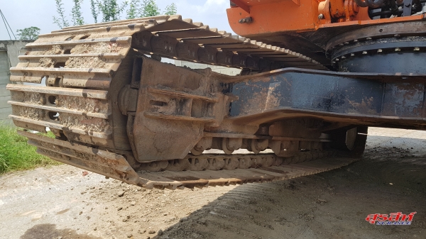 ขายรถแบคโฮ HITACHI ZX200-1 สภาพดี พร้อมใช้งาน ระบบการทำงานดีมาก แอร์เย็น เอกสารเล่มทะเบียน ขายรถแบคโฮ HITACHI ZX200-1 สภาพดี พร้อมใช้งาน ระบบการทำงานดีมาก แอร์เย็น เอกสารเล่มทะเบียน