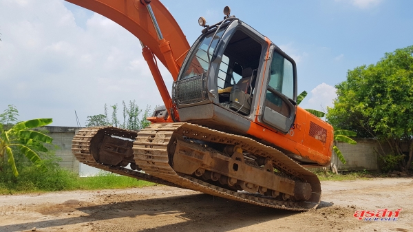 ขายรถแบคโฮ HITACHI ZX200-1 สภาพดี พร้อมใช้งาน ระบบการทำงานดีมาก แอร์เย็น เอกสารเล่มทะเบียน ขายรถแบคโฮ HITACHI ZX200-1 สภาพดี พร้อมใช้งาน ระบบการทำงานดีมาก แอร์เย็น เอกสารเล่มทะเบียน