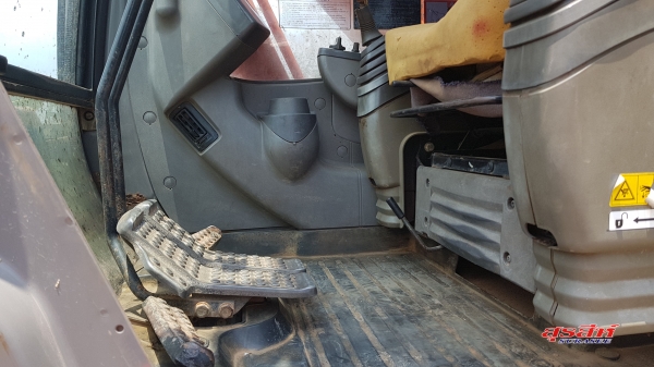 ขายรถแบคโฮ HITACHI ZX200-1 สภาพดี พร้อมใช้งาน ระบบการทำงานดีมาก แอร์เย็น เอกสารเล่มทะเบียน ขายรถแบคโฮ HITACHI ZX200-1 สภาพดี พร้อมใช้งาน ระบบการทำงานดีมาก แอร์เย็น เอกสารเล่มทะเบียน