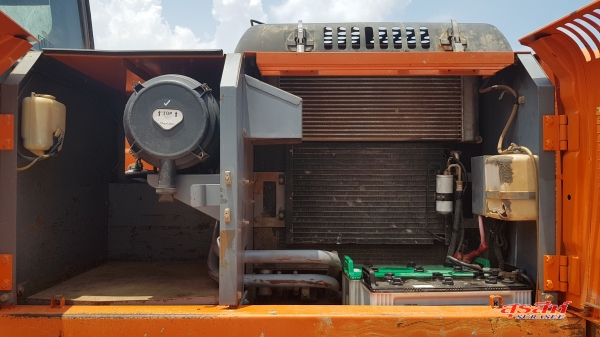 ขายรถแบคโฮ HITACHI ZX200-1 สภาพดี พร้อมใช้งาน ระบบการทำงานดีมาก แอร์เย็น เอกสารเล่มทะเบียน ขายรถแบคโฮ HITACHI ZX200-1 สภาพดี พร้อมใช้งาน ระบบการทำงานดีมาก แอร์เย็น เอกสารเล่มทะเบียน