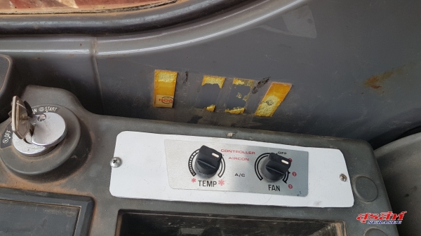 ขายรถแบคโฮ HITACHI ZX200-1 สภาพดี พร้อมใช้งาน ระบบการทำงานดีมาก แอร์เย็น เอกสารเล่มทะเบียน ขายรถแบคโฮ HITACHI ZX200-1 สภาพดี พร้อมใช้งาน ระบบการทำงานดีมาก แอร์เย็น เอกสารเล่มทะเบียน