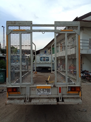 ขายรถบรรทุกท้ายลาด