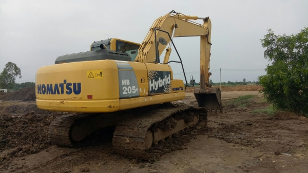 โคมัตสุ Hybrid 205 เอกสารใบแจ้งจำหน่าย รถพร้อมทำงานเอวแน่น โซดาทำงานไม่โหลด ใบแท็กสวยทุกใบ  ไฟฟ้าครบ ราคา 1,350,000