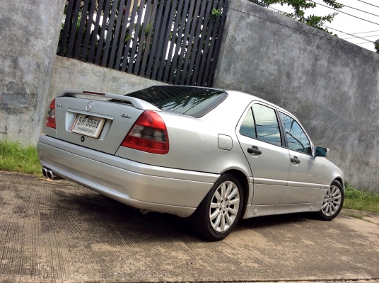 Benz 200 ปี 1995