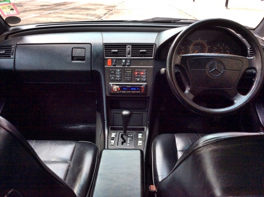 Benz 200 ปี 1995