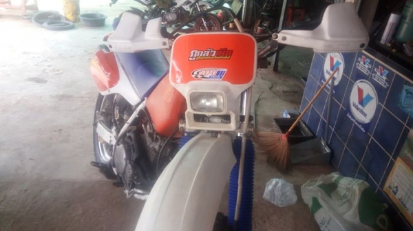ขายxr250r.me06 ช่วงล่าง xrออสชี่ โช่สเตอเต็ม เบลคเต็ม เครืีองยนต์แรงเงียบ ไม่ควัน รถพร้อม.แข่ง รับปร