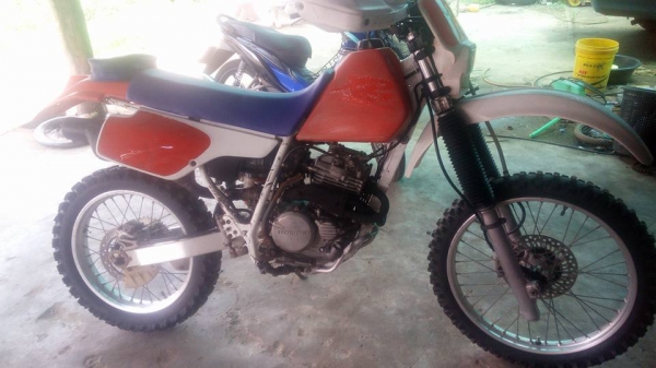 ขายxr250r.me06 ช่วงล่าง xrออสชี่ โช่สเตอเต็ม เบลคเต็ม เครืีองยนต์แรงเงียบ ไม่ควัน รถพร้อม.แข่ง รับปร