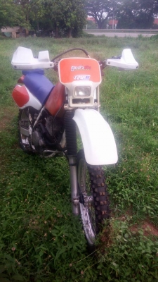 ขายxr250r.me06 ช่วงล่าง xrออสชี่ โช่สเตอเต็ม เบลคเต็ม เครืีองยนต์แรงเงียบ ไม่ควัน รถพร้อม.แข่ง รับปร