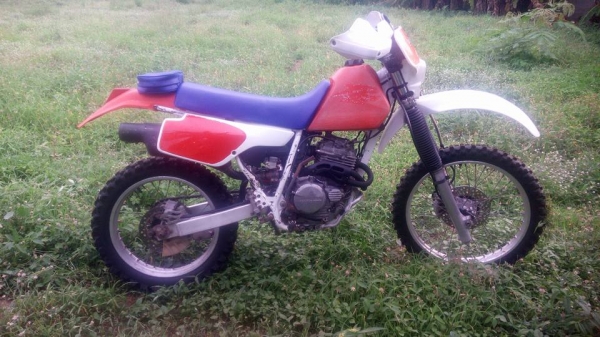 ขายxr250r.me06 ช่วงล่าง xrออสชี่ โช่สเตอเต็ม เบลคเต็ม เครืีองยนต์แรงเงียบ ไม่ควัน รถพร้อม.แข่ง รับปร