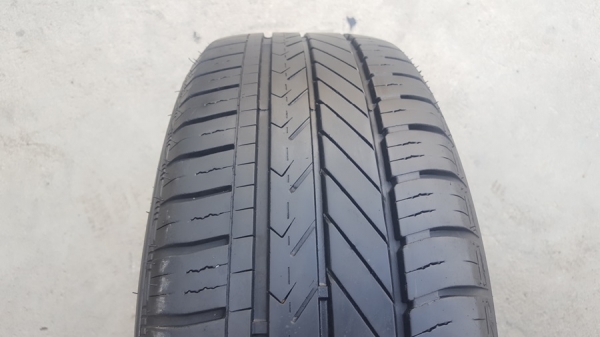 ขายยาง205/65/15 ปี 2315 GOODYEAR 4 เส้น