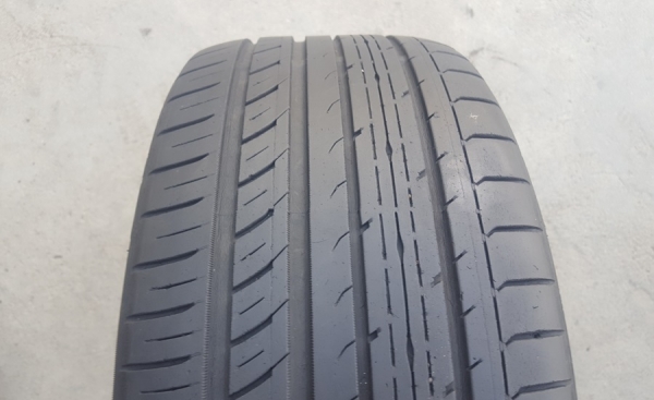 ขายยาง215/45/17 ปี 3415 TOYO 2 เส้น