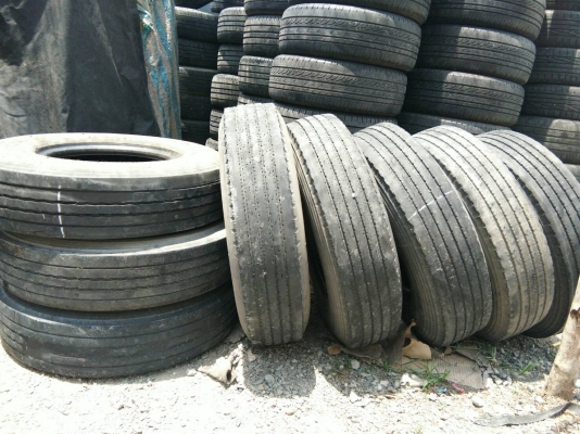 ขายยาง 825R16 บริดจสโตน ปี15 จำนวน 8 เส้น ถูกๆพร้อมใช้งาน 4900 บาท