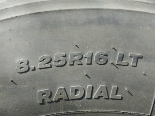 ขายยาง 825R16 บริดจสโตน ปี15 จำนวน 8 เส้น ถูกๆพร้อมใช้งาน 4900 บาท
