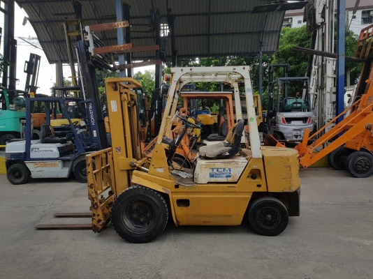 TCM FD25Z1 เครื่องดีเซล เกียร์ธรรมดา เสาสูง3เมตร งาเทได้(ฮิ้งค์) ล้อหน้าคู่ สนใจติดต่อ 083-062-0223(ปอน)