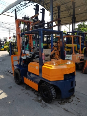 TOYOTA 5FG25 เครื่องเบนซิล เกียร์ธรรมดา เสาสูง4เมตร งาเทได้(ฮิ้งค์) สนใจติดต่อ 083-062-0223(ปอน)