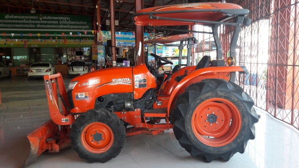 ขายรถแทรกเตอร์มือสอง