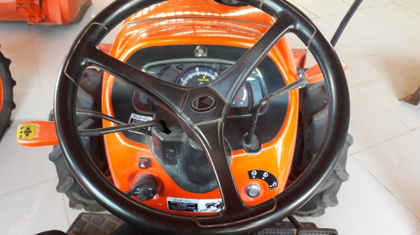 ขายรถแทรกเตอร์มือสอง