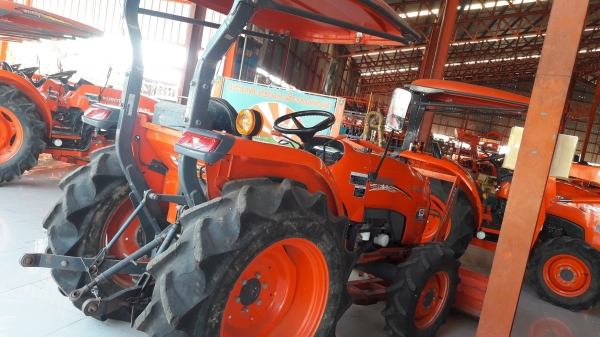 ขายรถแทรกเตอร์มือสอง