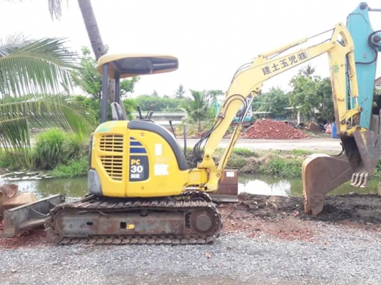 ขายจ้า .KOMATSU PC30MR-2  เก่านอกแท้  สภาพสวย เดิมๆๆ  ใช้งานมาแค่  13XX ชั่วโมง  พร้อมใช้  โทร 089-3818694  จ๊อย..