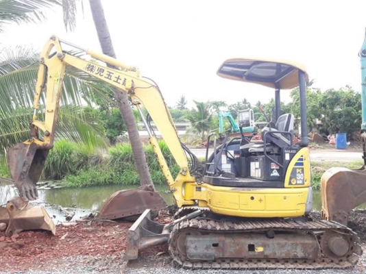 ขายจ้า .KOMATSU PC30MR-2  เก่านอกแท้  สภาพสวย เดิมๆๆ  ใช้งานมาแค่  13XX ชั่วโมง  พร้อมใช้  โทร 089-3818694  จ๊อย..