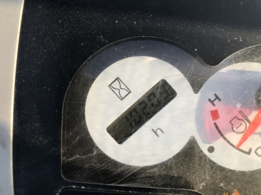 Komatsu PC40MR-2 : 1020ชั่วโมง นำเข้าจากญี่ปุ่น  โทร. 080-6565422 (หนิง)