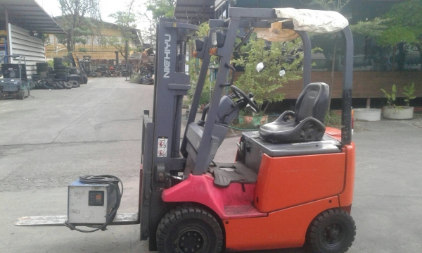 รถยกไฟฟ้า นิชิยูขนาด 1.5  ตัน เสาสูง 3 เมตร