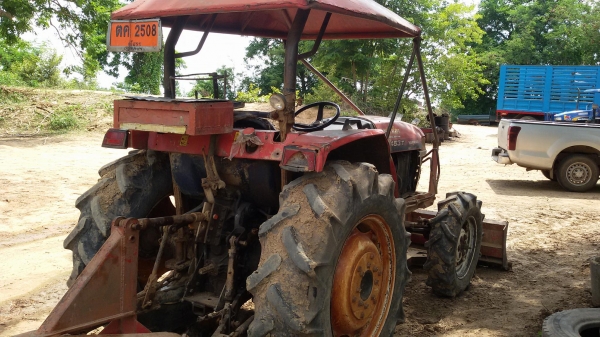 ยันมาร์ 45 แรง เครื่อง มีควันขาว ระบบไฮโดรลิค ใช้ได้ปกติ เกียร์ดี