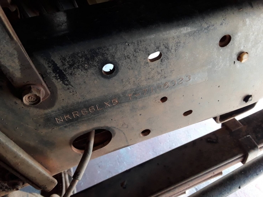 Isuzu NKR66LX 120แรงฝาขาว ห้างแท้ปี42 ยาว4.3ม เล่มพร้อมโอนภาษี62 Isuzu NKR66LX 120แรงฝาขาว ห้างแท้ปี42 ยาว4.3ม เล่มพร้อมโอนภาษี62