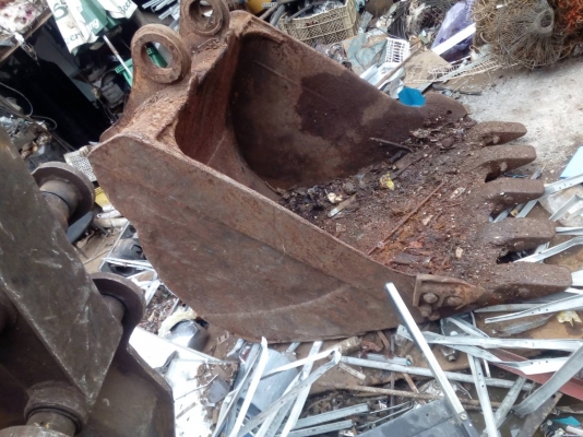 ขายบุ้งกี้แมคโค ใส่รุ่น200.ได้หลายรุ่น สลัก 80 มิล ปากกว้าง 110 ซม. ขายไม่แพงครับ