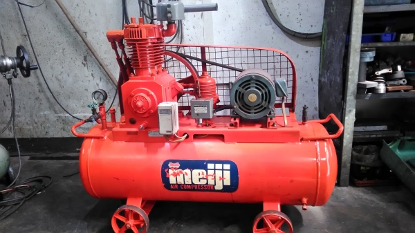 ปั๊มลมญี่ปุ่น เมจิ 3แรง ถัง 125ลิตร ดูดหนัก อัดแน่นครับ โทร0813485807