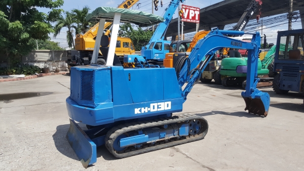 รถขุด Kubota KH-030