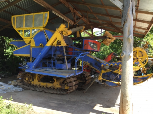 ขาย รถเกี่ยวอุ้ม เครื่อง 6BF-1 /185 แรง ตัวเดินแทรคเตอร์ ปั้มไดกิ้น 22 แฝด อุ้มเลา ท่อปรับระดับ