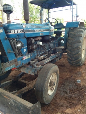 ขายฟอร์ด 6600 รถสวยทะเบียนพร้อมรถอยู่พังโคนจ.สกลนคร. ราคา370,000สนใจติดต่อ0895770265