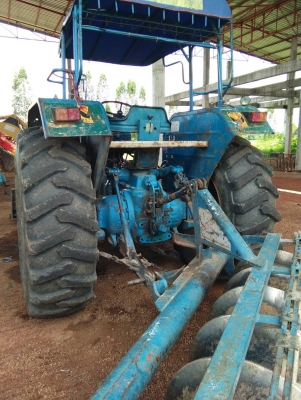 ขายฟอร์ด 6600 รถสวยทะเบียนพร้อมรถอยู่พังโคนจ.สกลนคร. ราคา370,000สนใจติดต่อ0895770265