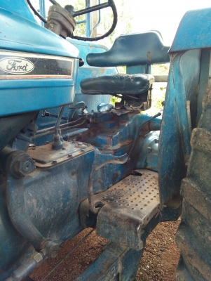 ขายฟอร์ด 6600 รถสวยทะเบียนพร้อมรถอยู่พังโคนจ.สกลนคร. ราคา370,000สนใจติดต่อ0895770265