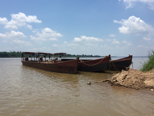 ขายด่วน. เรือบรรทุกหิน-ทราย 25คิว. สภาพดีมาก. พร้อมใช้. ติดต่อด่วน. 0910617179 ขายด่วน. เรือบรรทุกหิน-ทราย 25คิว. สภาพดีมาก. พร้อมใช้. ติดต่อด่วน. 0910617179