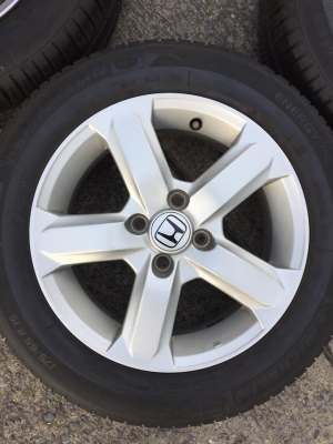 ขายล้อ HONDA ขอบ15 4รู100 พร้อมยาง MICHELIN 175-65-15 ปี17 ชุดละ 6,500 บาท