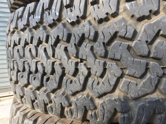 ขายยาง BF Goodrich 315-70-17 ปี-- ชุดละ 7,900 บาท ขายยาง BF Goodrich 315-70-17 ปี-- ชุดละ 7,900 บาท