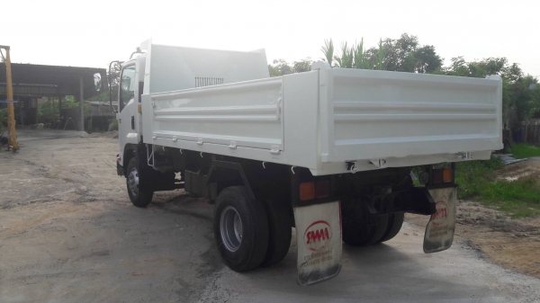 ขาย6ล้อ ดั้ม isuzu FRR 210 แรง ปี 56