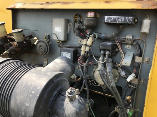 รถบด Dynapac CP202 ปี 2002 แบบ 9 ล้อ เกียร์ธรรมดา นำเข้าจากญี่ปุ่น