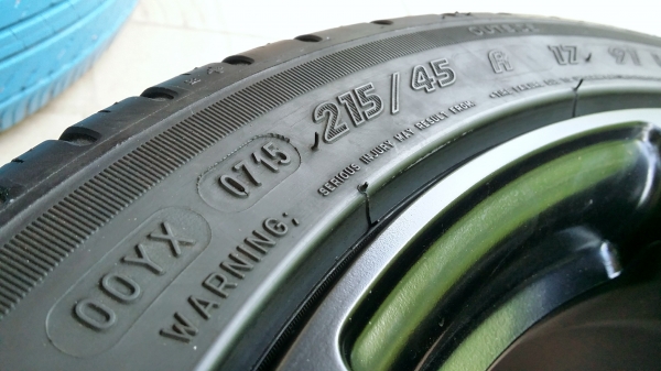 แม็กเก๋ง ขอบ17 4รู100 กว้าง7 et42 พร้อมยางมิชลิน 215 45R17ปี15