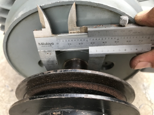 ขายมอเตอร์ Brook Crompton 5.5HP. 380V 1450RPM. made in England รุ่นนี้ทำอังกฤษครับ สภาพสวยเดิมๆ หมุนนิ่ม พร้อมใช้งาน ราคา 4,200 บาท